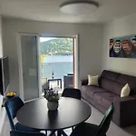 Dragovoda Bay アパート Ubli