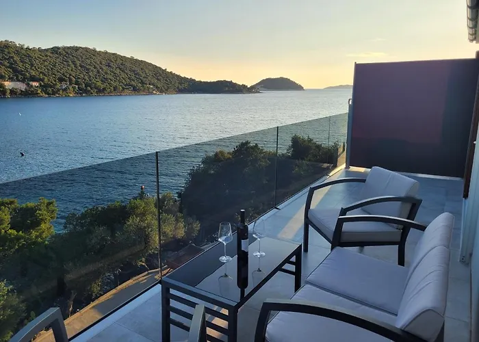 Dragovoda Bay *