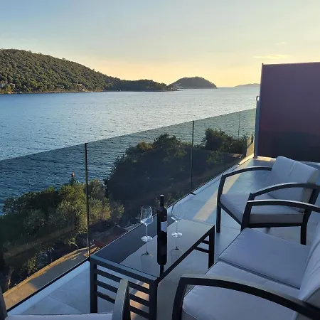 Dragovoda Bay *