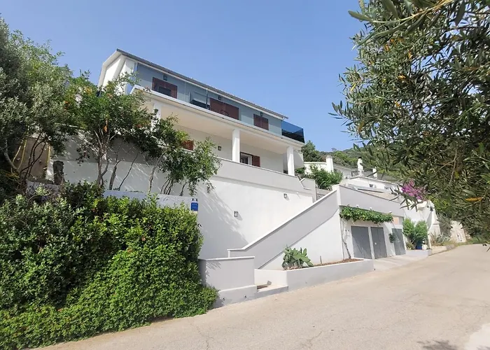 Dragovoda Bay Апартаменты Убли