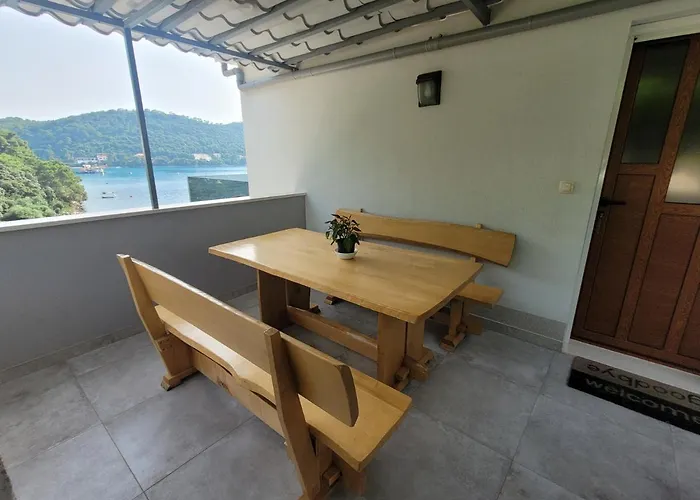 Dragovoda Bay * Убли